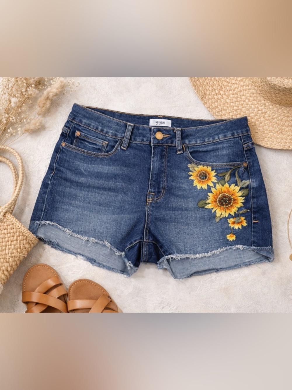 Kensie Denim Shorts Floral Embroidered Sunflower Raw Hem Size 6 28 - Picture 2 of 12